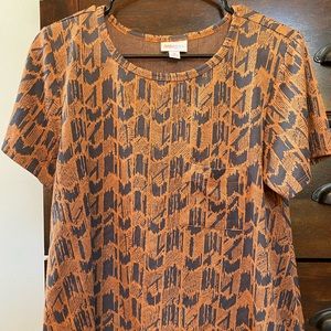 LuLaRoe Cropped Shirt